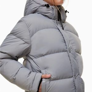 Super World™
The Super Puff™ Shorty in Marble Grey